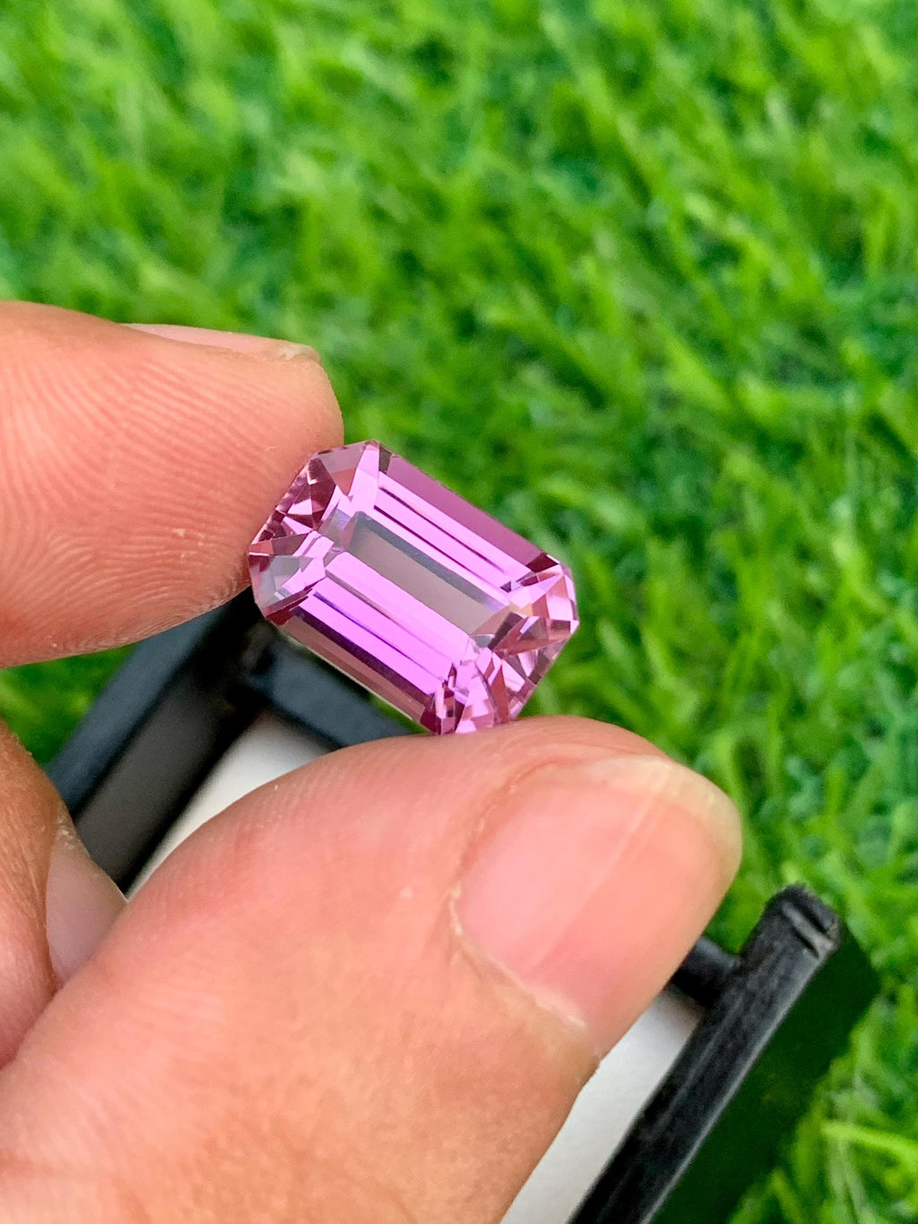 7.55 Carat Deep Pink Kunzite Gemstone: Afghan Spodumene, Emerald Cut