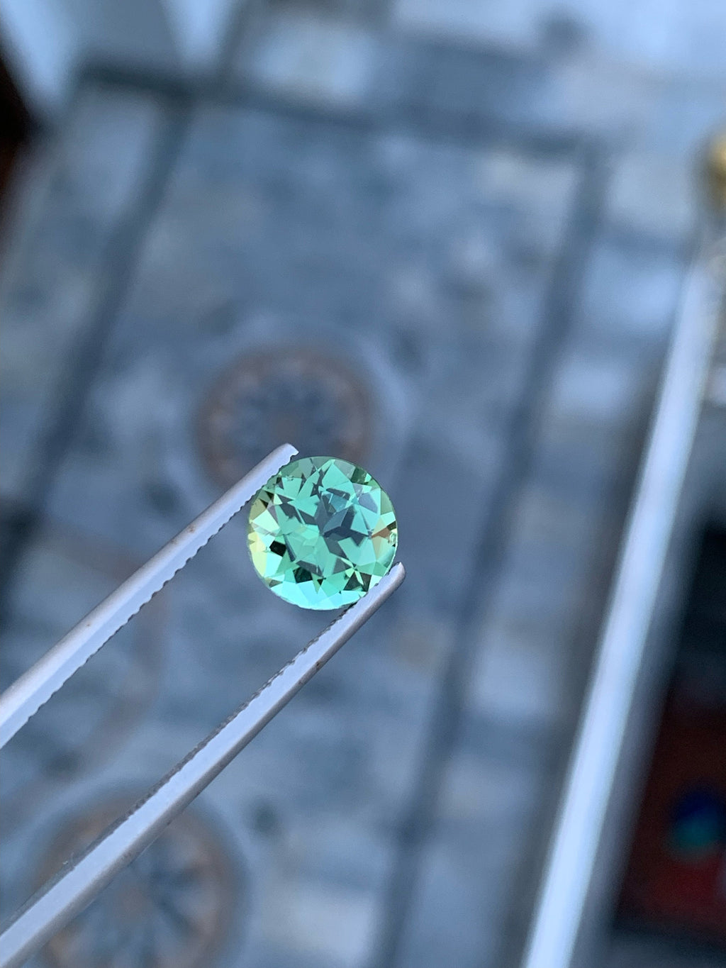 Seafoam Green Tourmaline Gemstone: Round Cut, 2.00 Carat