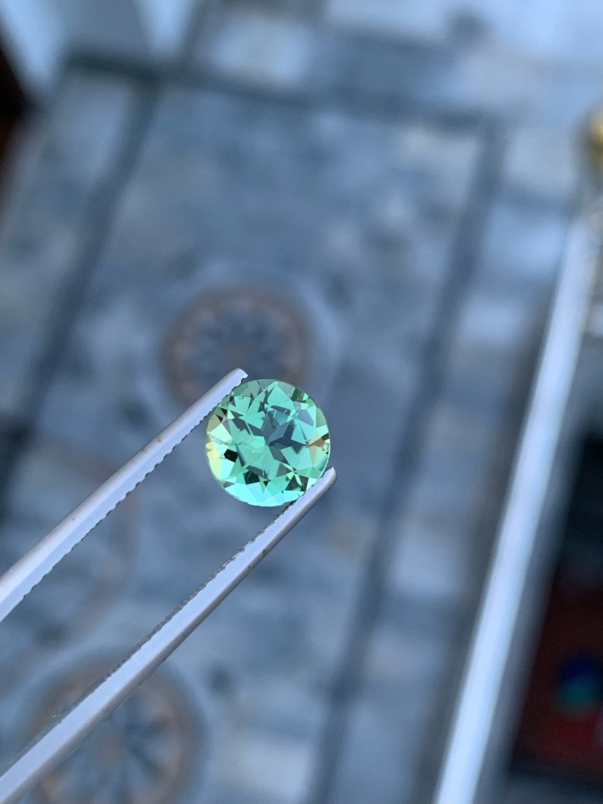 Seafoam Green Tourmaline Gemstone: Round Cut, 2.00 Carat