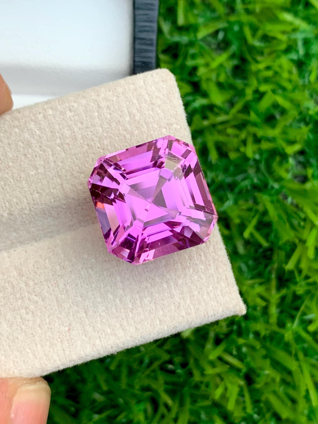 Deep Pink Kunzite Gemstone: 15.40 CT Faceted Ascher Cut Loose Stone