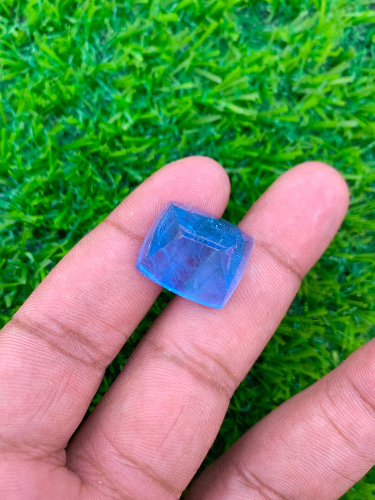 Santa Maria Aquamarine Cabochon: Fine Gemstone, 27.45 Carat