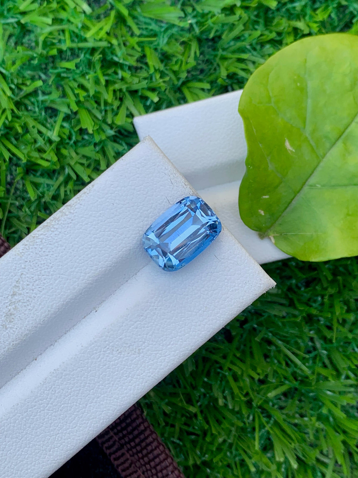 Santa Maria Aquamarine Gemstone: 5.50 CT Deep Blue Cushion Cut