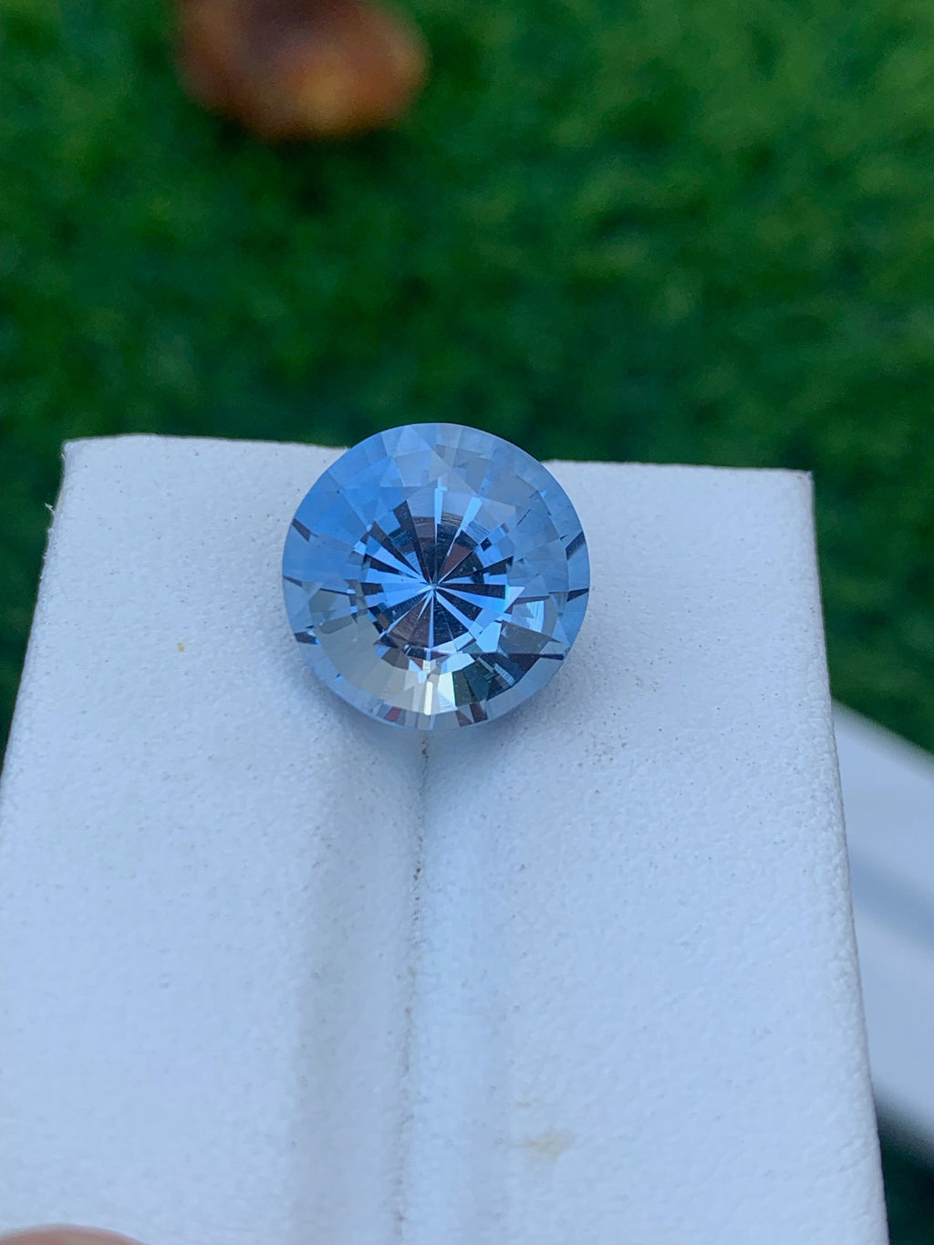 Santa Maria Aquamarine Gemstone: 6.90 Carat Round Cut Beryl