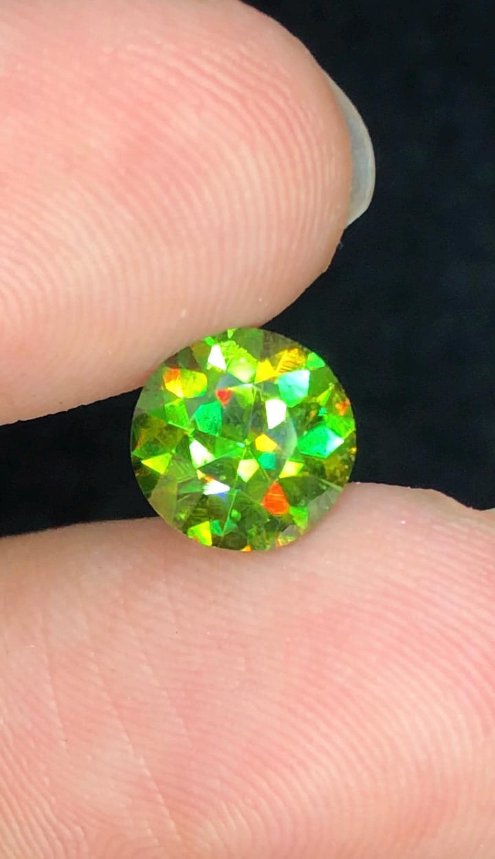 Chrome Sphene 2.00ct Round Cut • Vivid Fire • Skardu Source