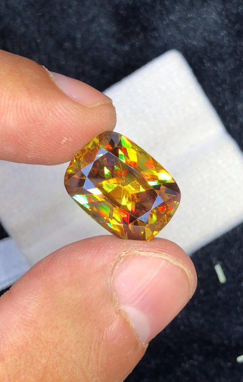 12.60 ct Greenish Yellow Sphene Gemstone: Natural Titanite Stone