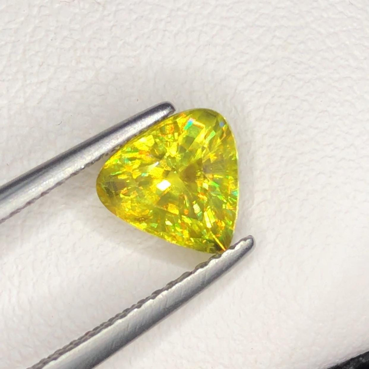 Yellow Sphene 1.55 ct Heart Shape Full Fire from Pakistan