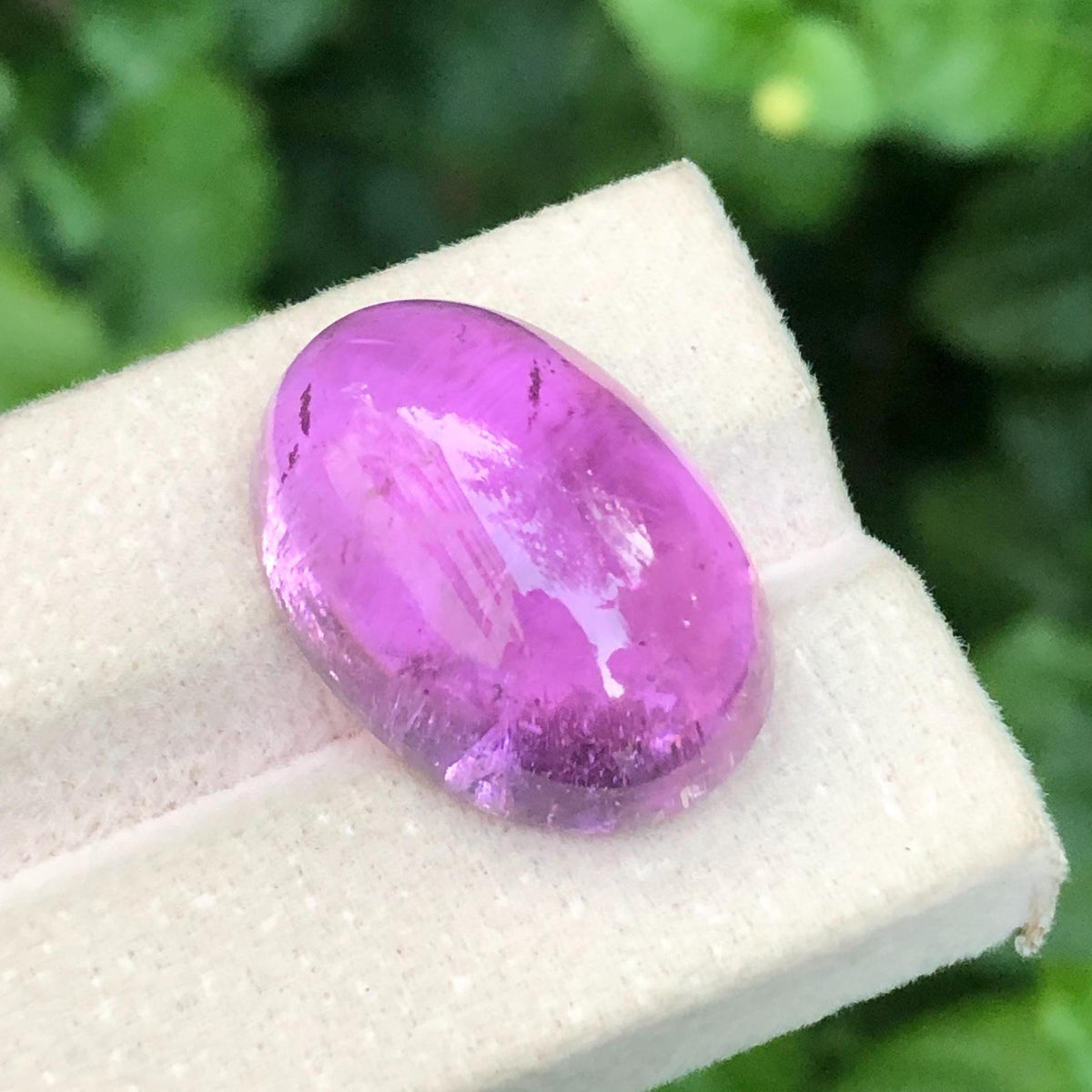 Pink Kunzite Cabochon 36.70 Carat – Afghanistan.