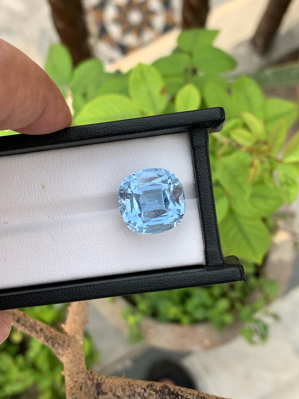 Santa Maria Aquamarine Beryl Gemstone: 17.75 Carat Cushion Cut