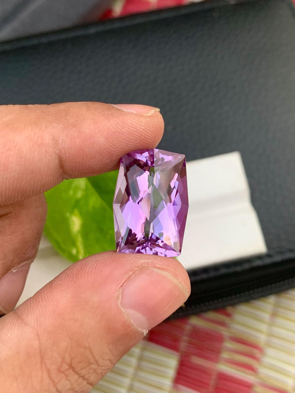 Natural Purple Amethyst Gemstone: 19.20 CT Cushion Cut