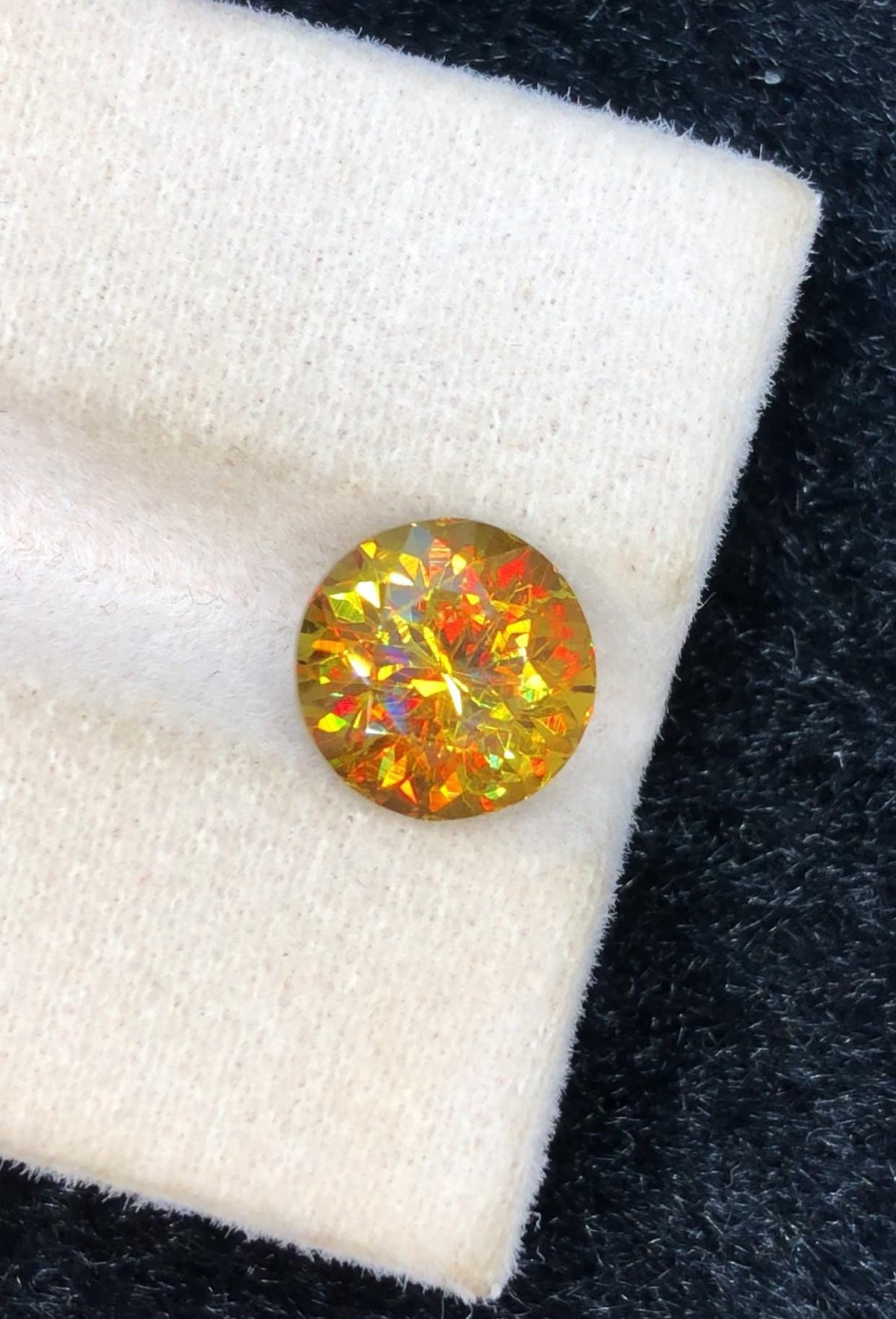 3.55 CT Round Cut Sphene Gemstone: Full Fire Titanite