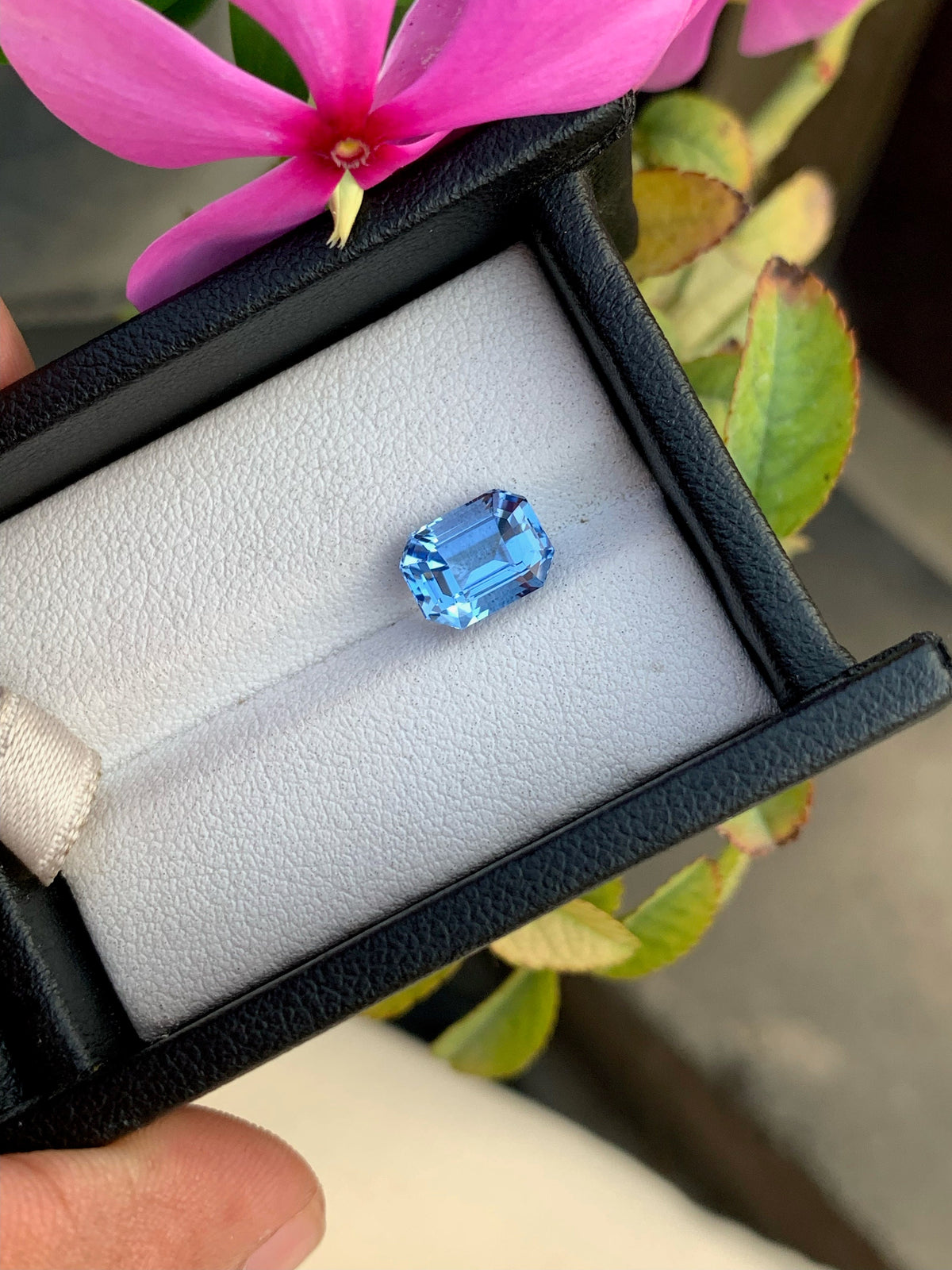 Santa Maria Blue Aquamarine Gemstone: Emerald Cut, 2 Carats