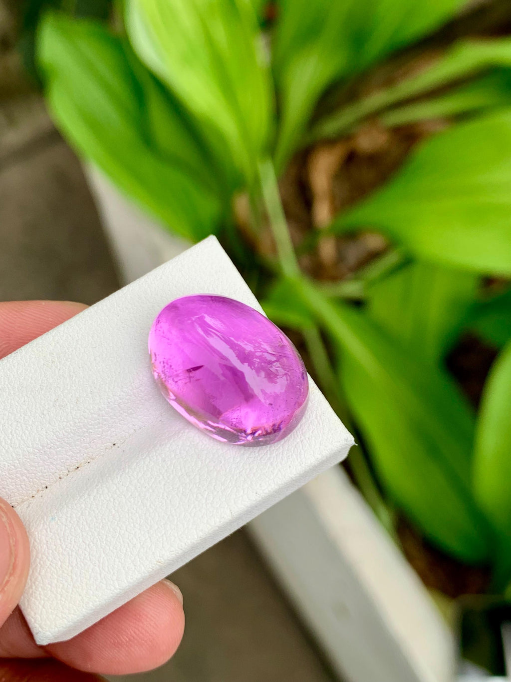 Natural Deep Pink Kunzite Cabochon – 33.45 Carat oval shape
