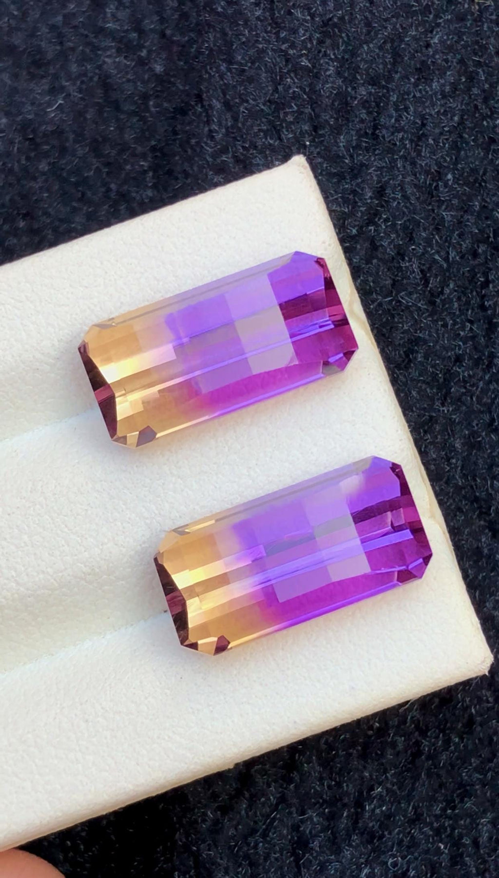 Ametrine 14.65 carat - pixel Cut Bi Color Pair - Brazil