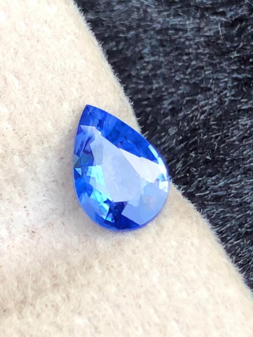 Royal-Blue Sapphire 0.92ct Pear Cut • Sri Lanka