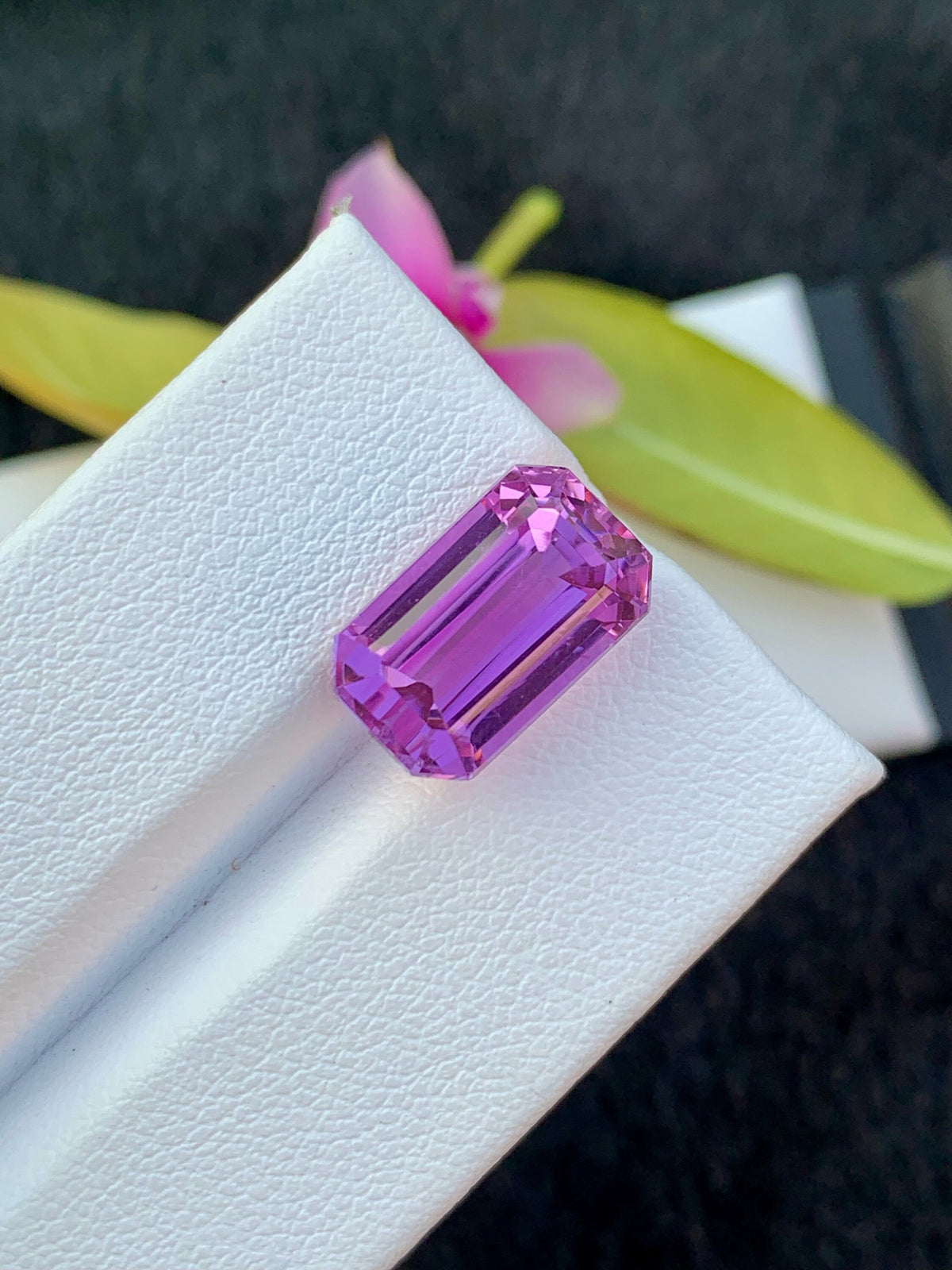 Pink Purple Kunzite Gemstone: Emerald Cut, VVS Clarity, 8.20 CT