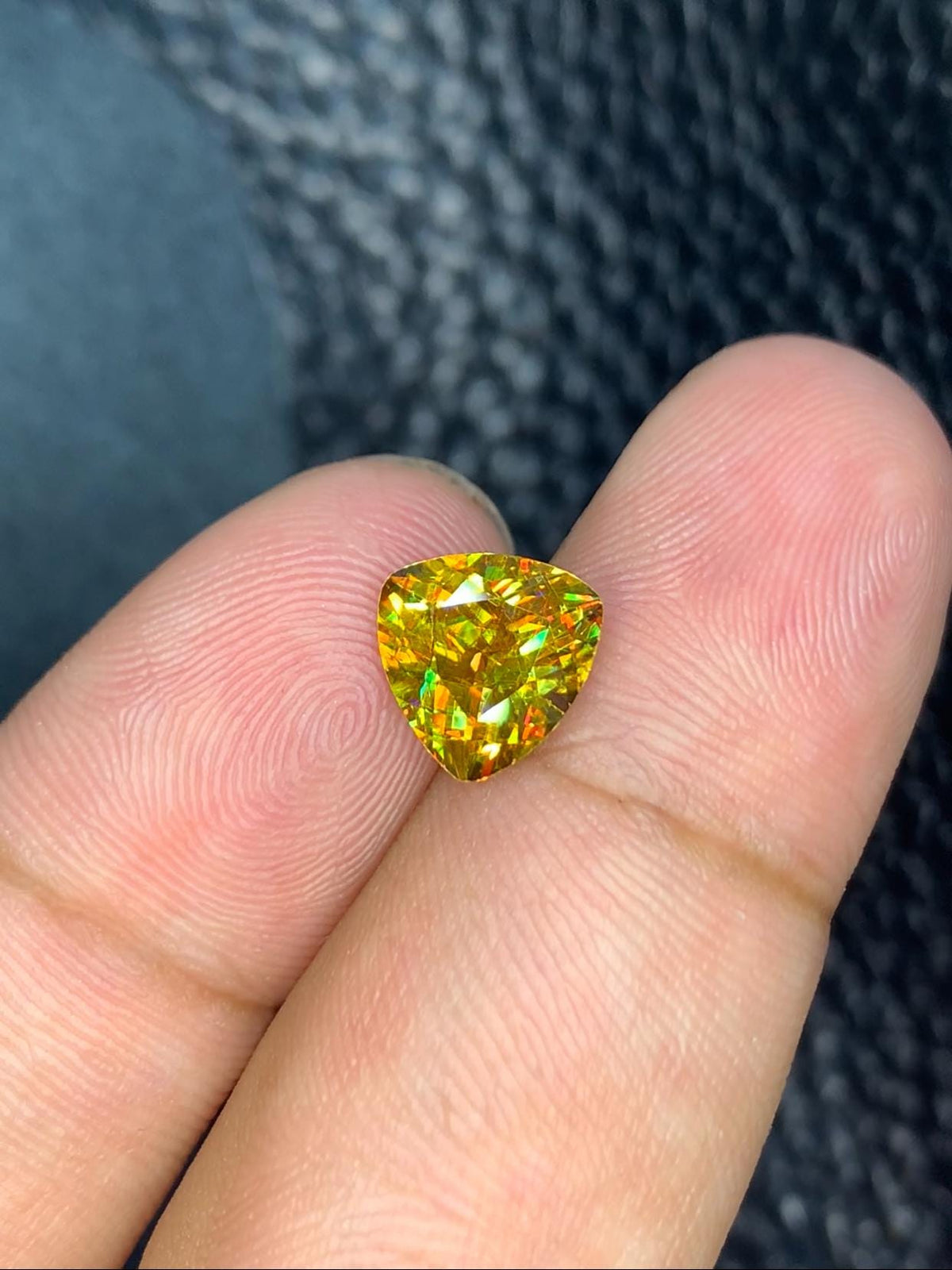 Yellow Sphene 2.50ct Trillion Cut – Vivid Fire & Brilliant Dispersion