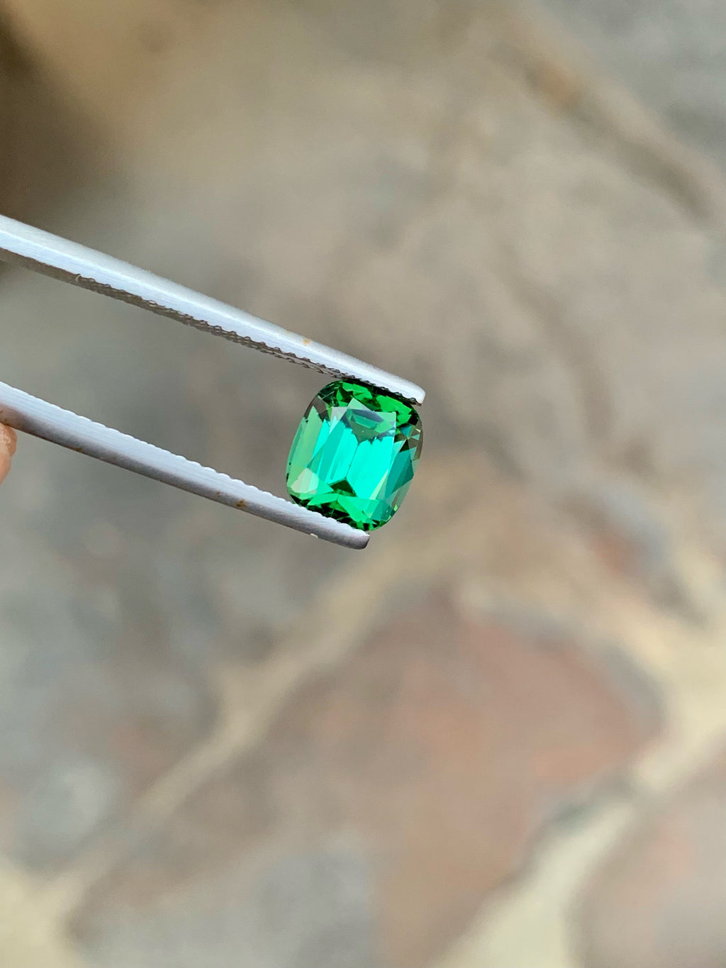 Green Tourmaline Gemstone: 2.40 CT Faceted Cushion Cut Stone