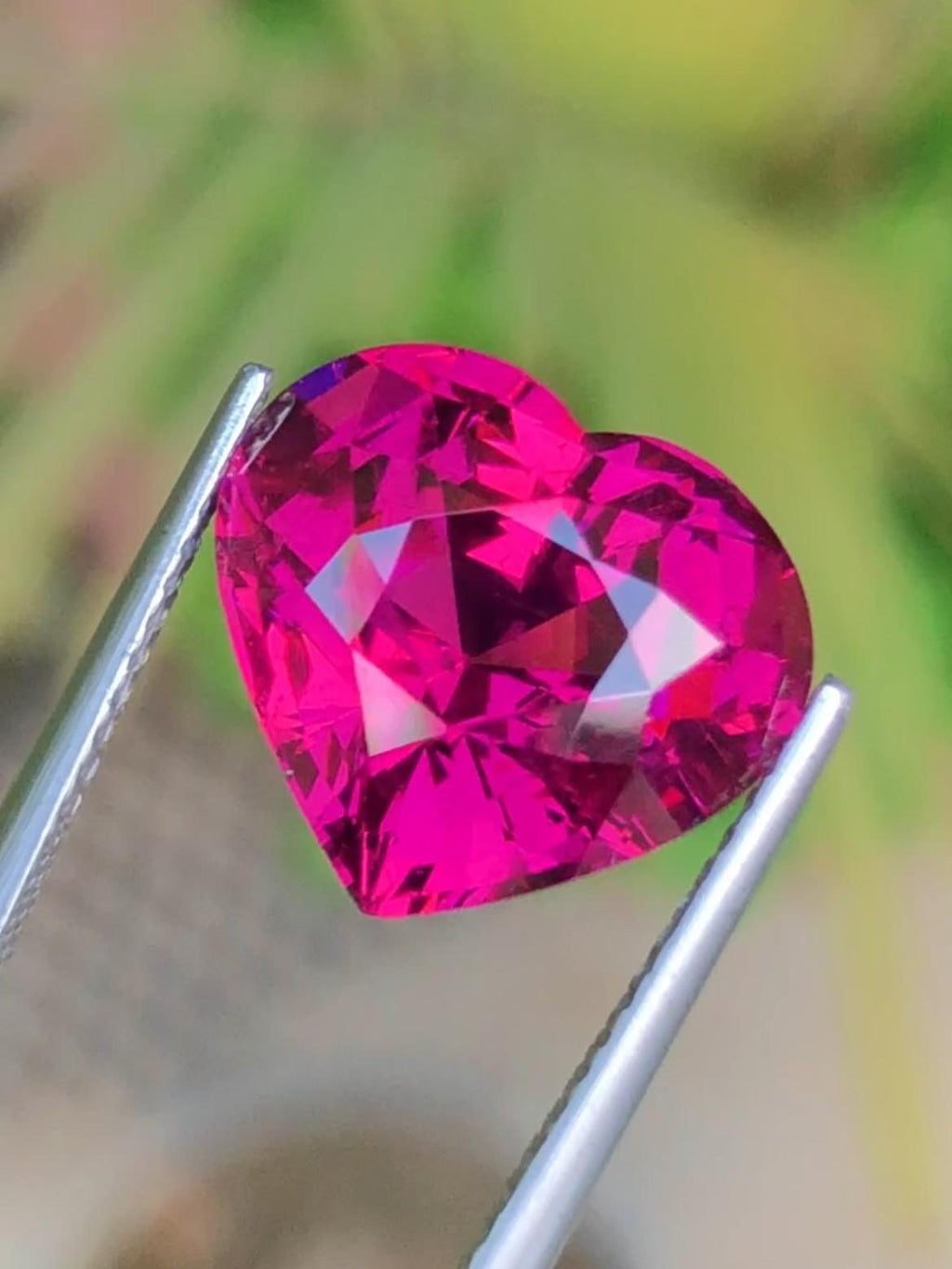 Purple Rhodolite Garnet 7.69 ct Heart Cut – Tanzania Certified