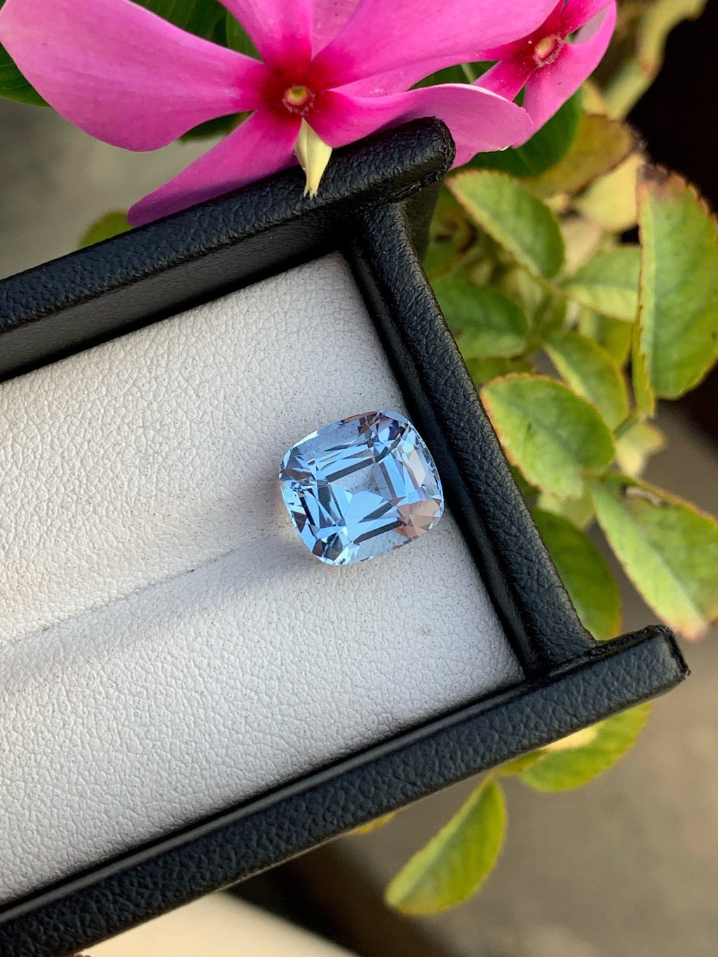 Santa Maria Blue Aquamarine Gemstone: 4.5 Carat Cushion Cut