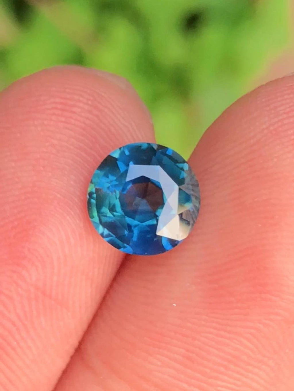Parti Sapphire 2.09ct Round Cut • Sri Lanka