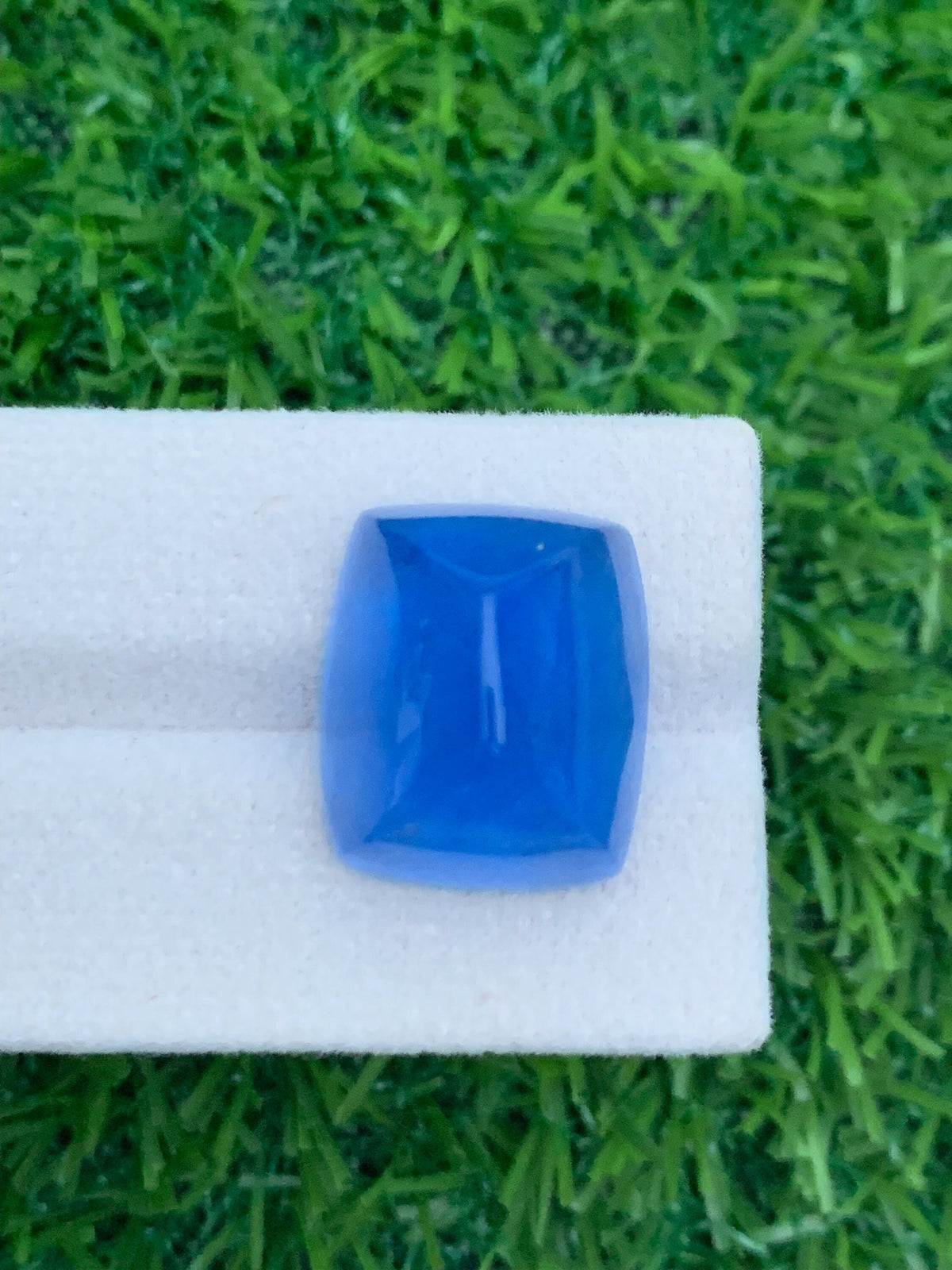 Santa Maria Aquamarine Cabochon: Deep Blue Sugarloaf Gemstone, 28.00 CT