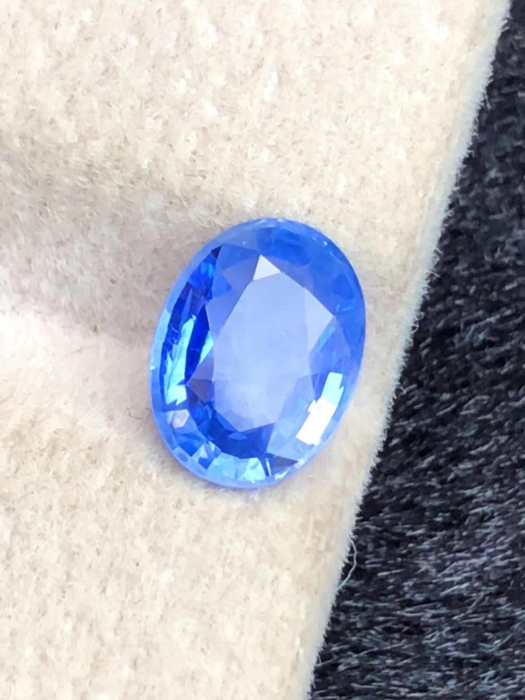 Blue Sapphire 1.31ct Oval Cut • Sri Lanka