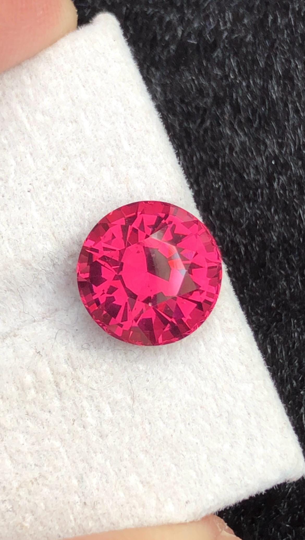 Purple Rhodolite Garnet 4.80ct Round Diamond Cut – Raspberry-Tone Tanga Mine Tanzanian Gemstone