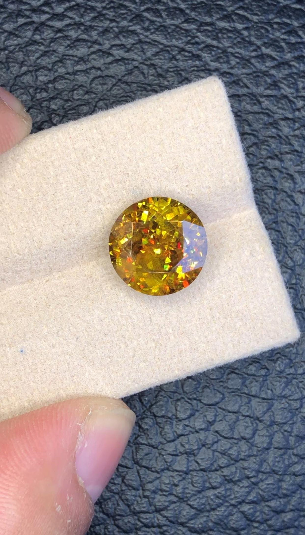Natural Sphene Gemstone: 5.80 CT Round Cut Titanite from Himalayan Range