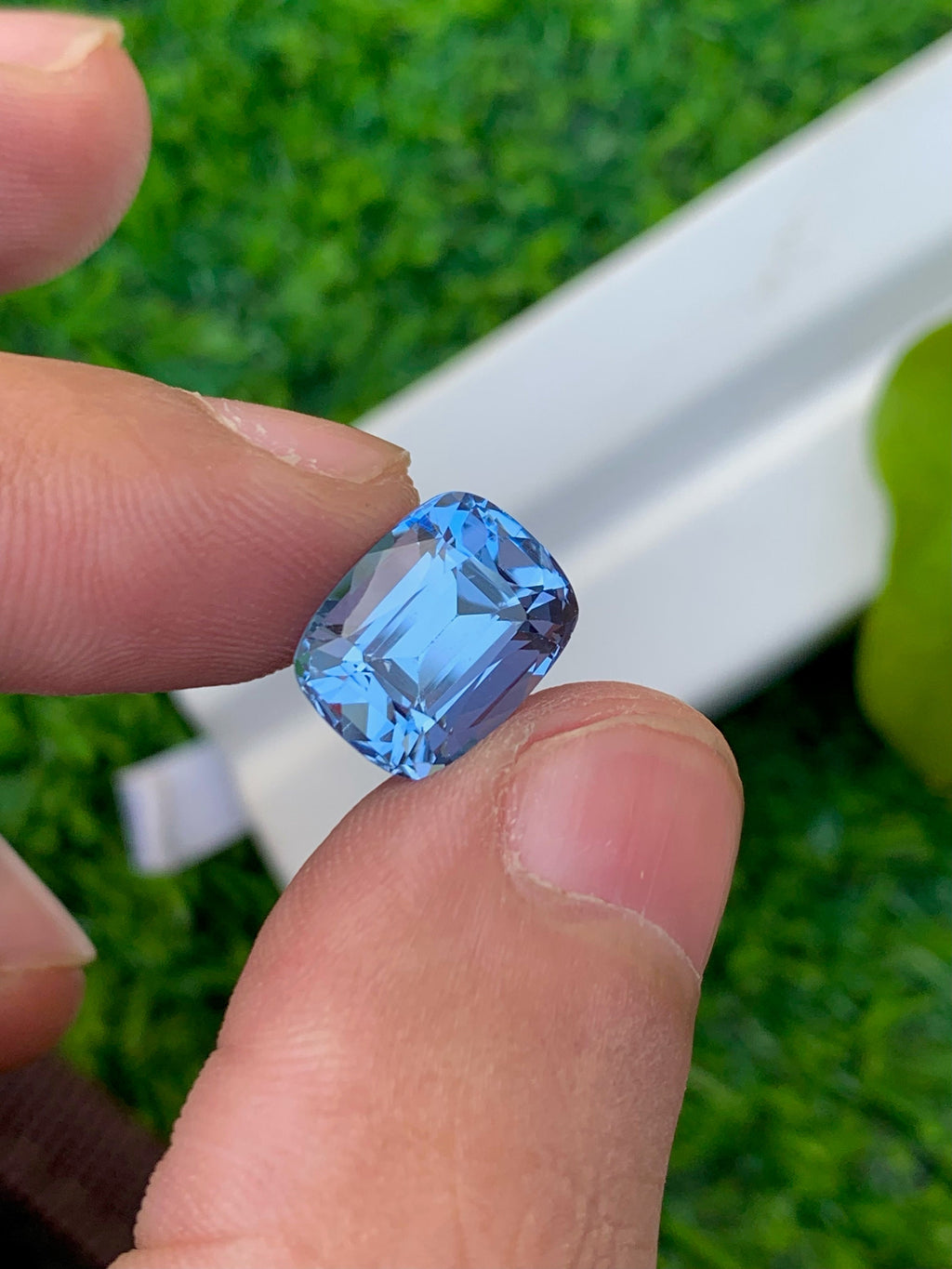 Santa Maria Blue Aquamarine: 5.40 CT VVS Cushion Cut Gemstone