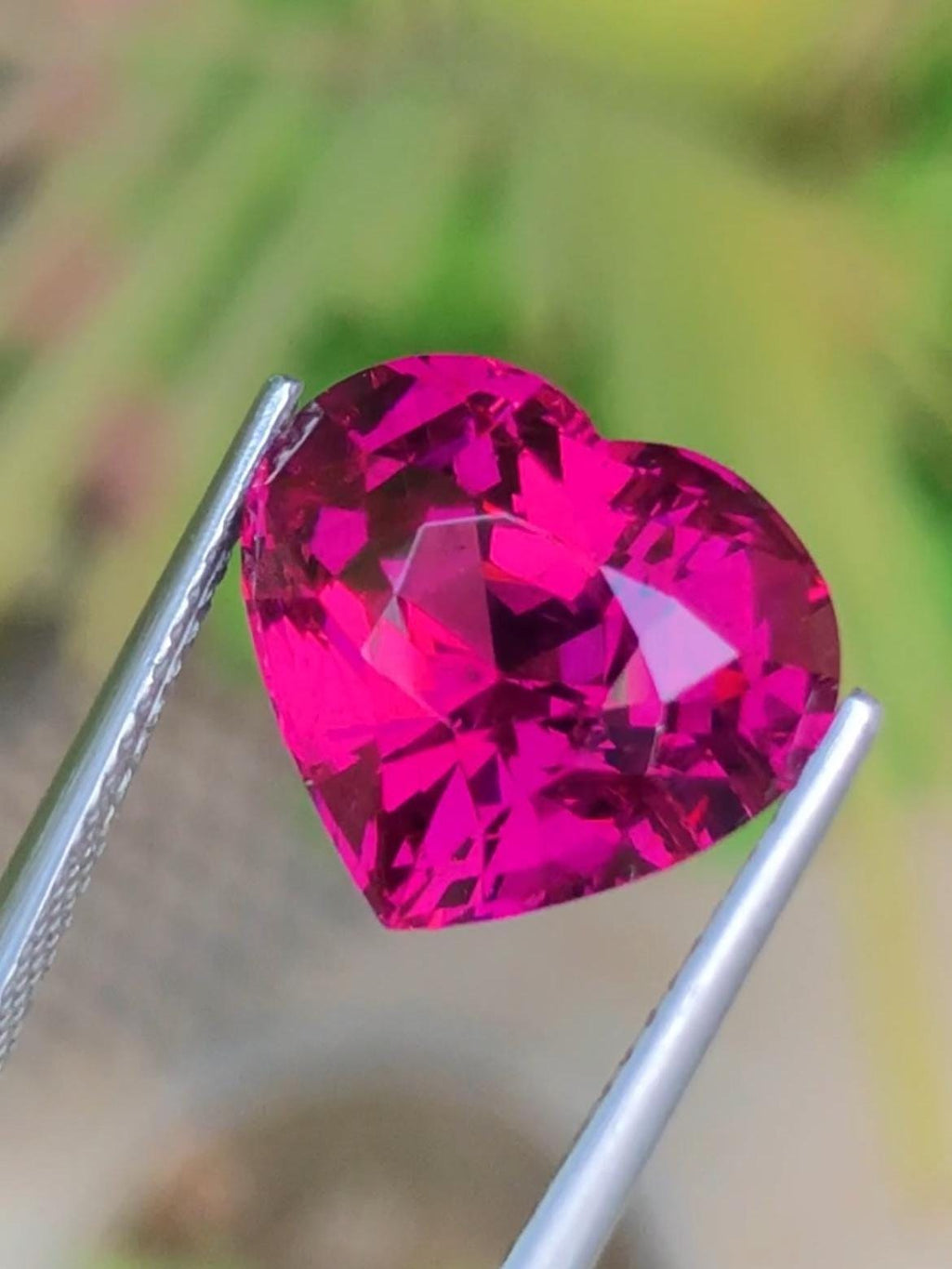 Purple Rhodolite Garnet 7.69 ct Heart Cut – Tanzania Certified
