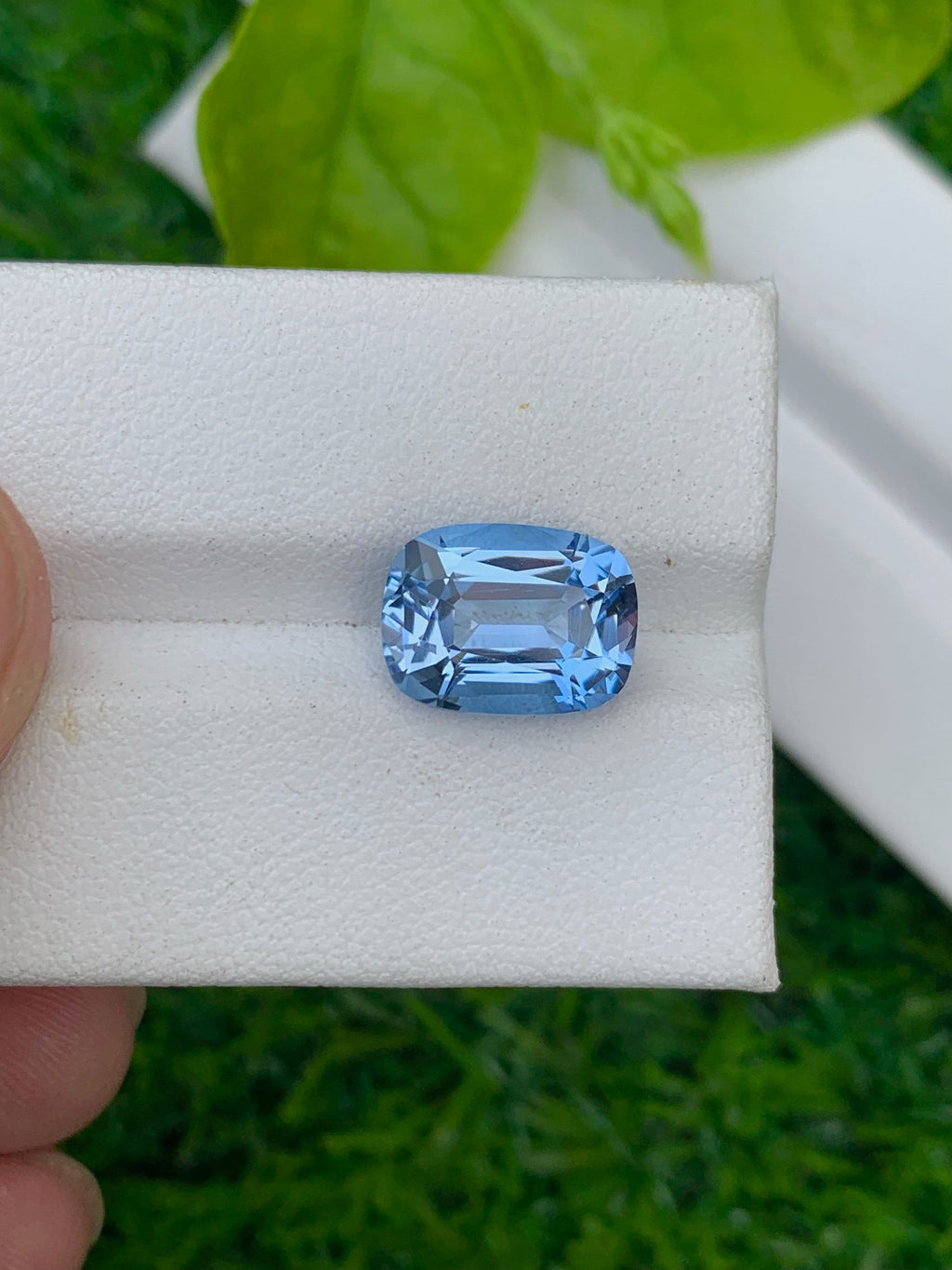 Santa Maria Aquamarine Gemstone: 4.00 CT Deep Blue Cushion Cut