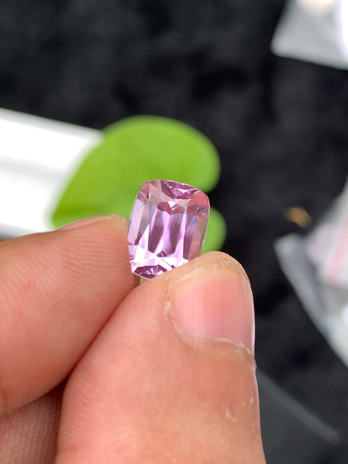 Lilac Pink Kunzite Gemstone: 4.45 CT Cushion Cut, VVS Clarity