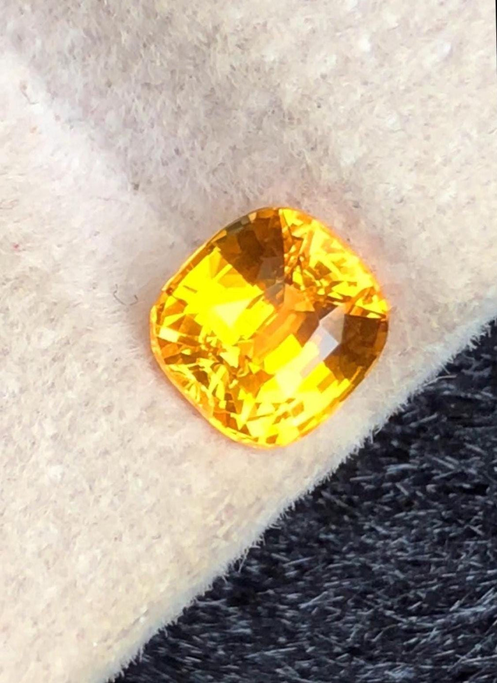 Yellow Sapphire 1.05ct Cushion Cut – Vibrant Gem from Sri Lanka