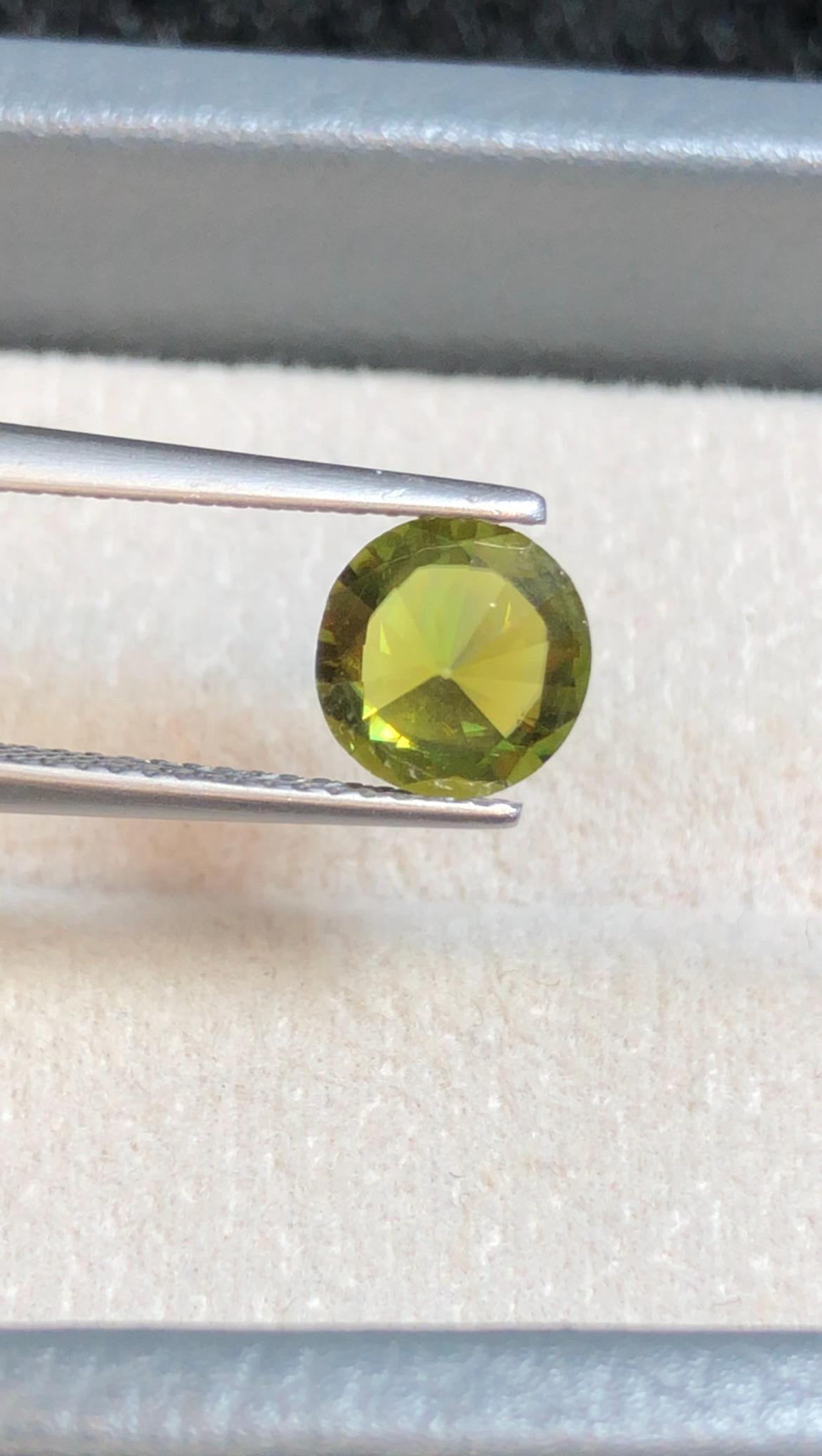 Chrome Sphene 1.20ct Round Cut – Madagascar • Full Fire