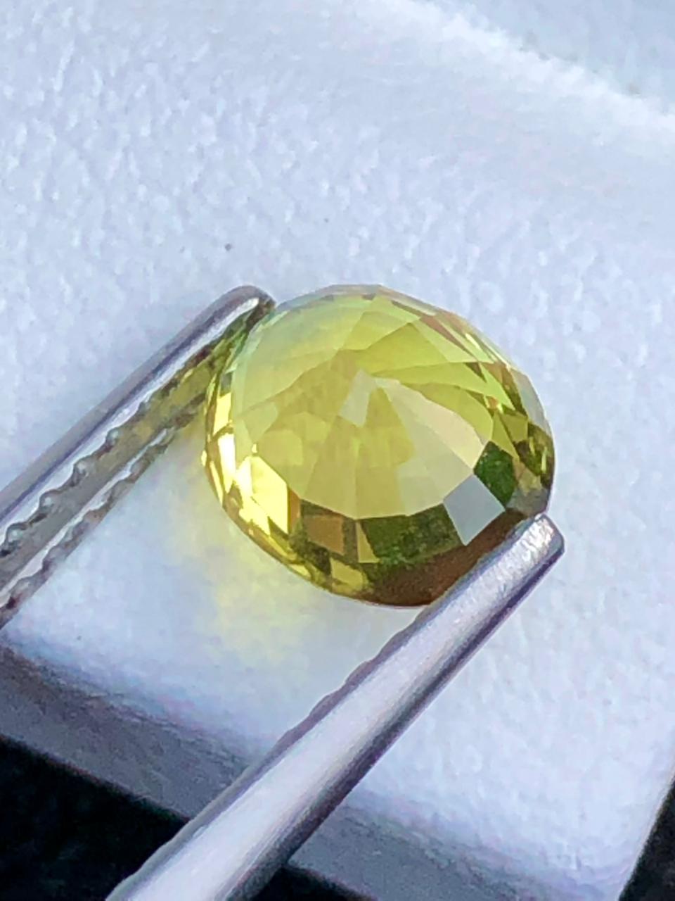 Bi-Color Sapphire Gemstone: 1.50 ct Natural Corundum, Faceted Jewelry Stone