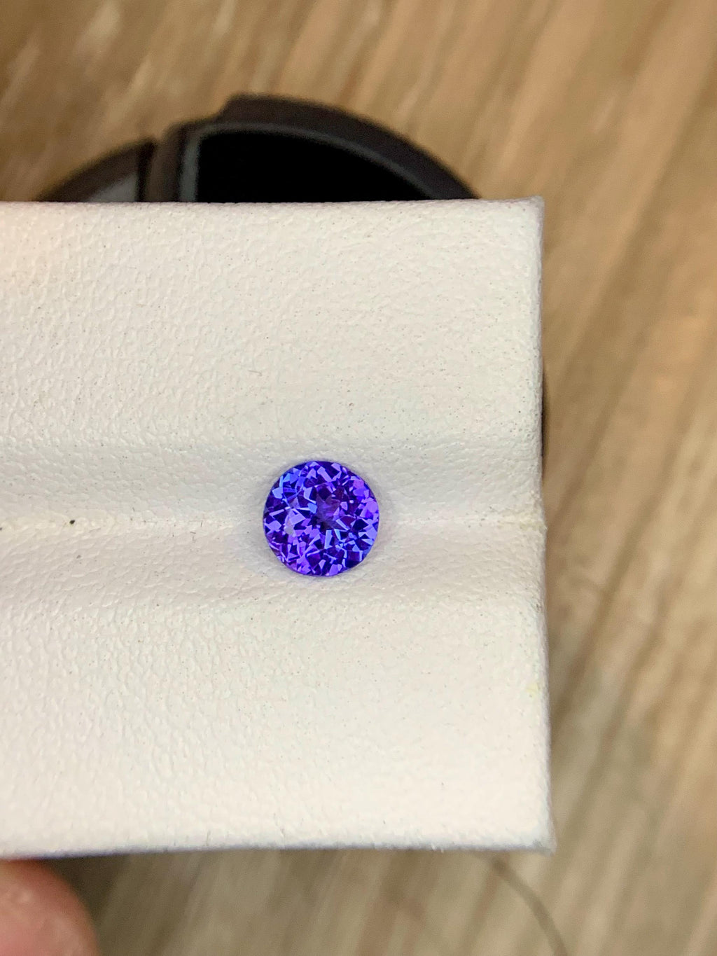 Certified 0.85 Carat Tanzanite: Violet-Blue Round Cut Loose Gemstone