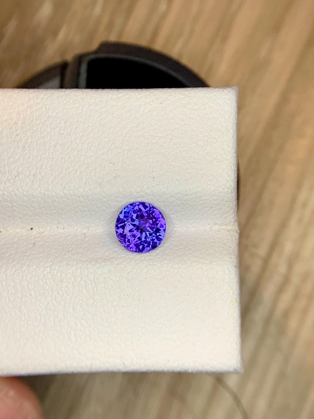 Certified 0.85 Carat Tanzanite: Violet-Blue Round Cut Loose Gemstone