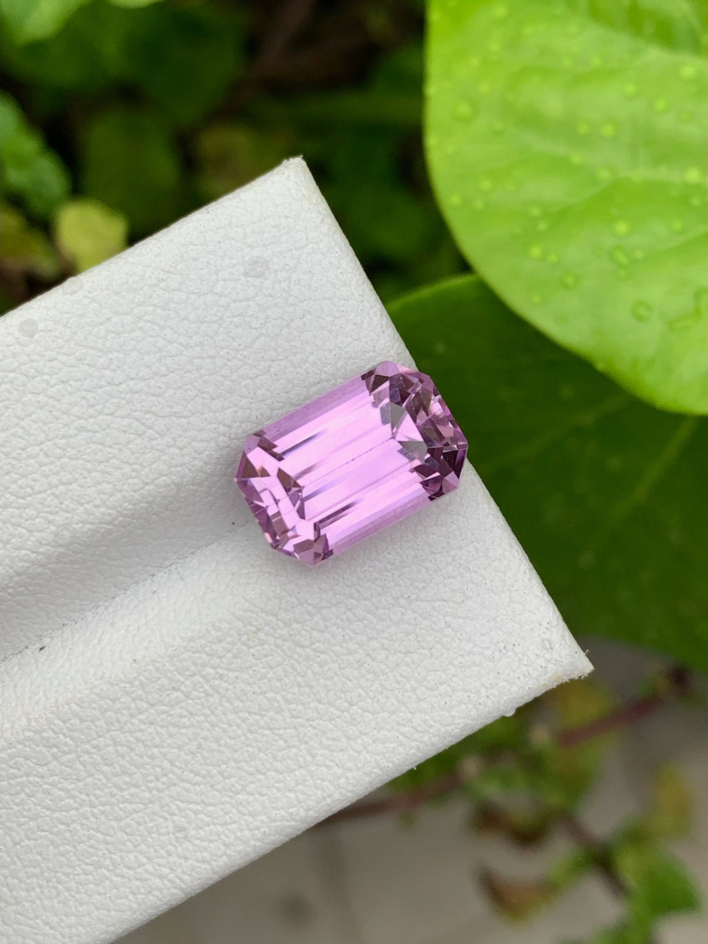 Lilac Pink Kunzite Gemstone: Emerald Cut, 6.50 CT Loose Stone
