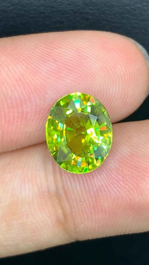 4.30 CT Oval Sphene Gemstone: Yellow-Green Titanite, Strong Trichroism