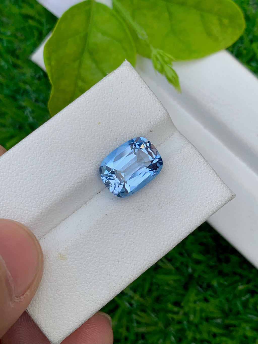 Santa Maria Aquamarine Gemstone: 4.00 CT Deep Blue Cushion Cut
