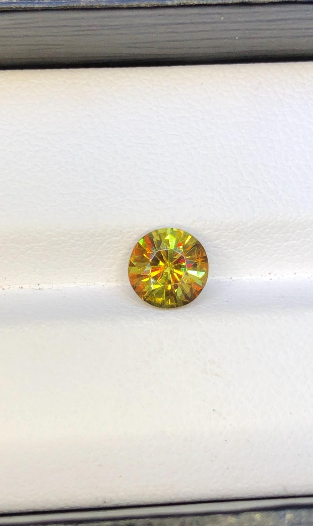 Natural Sphene Gemstone: Round Cut, Loose Titanite, 1.35 CT