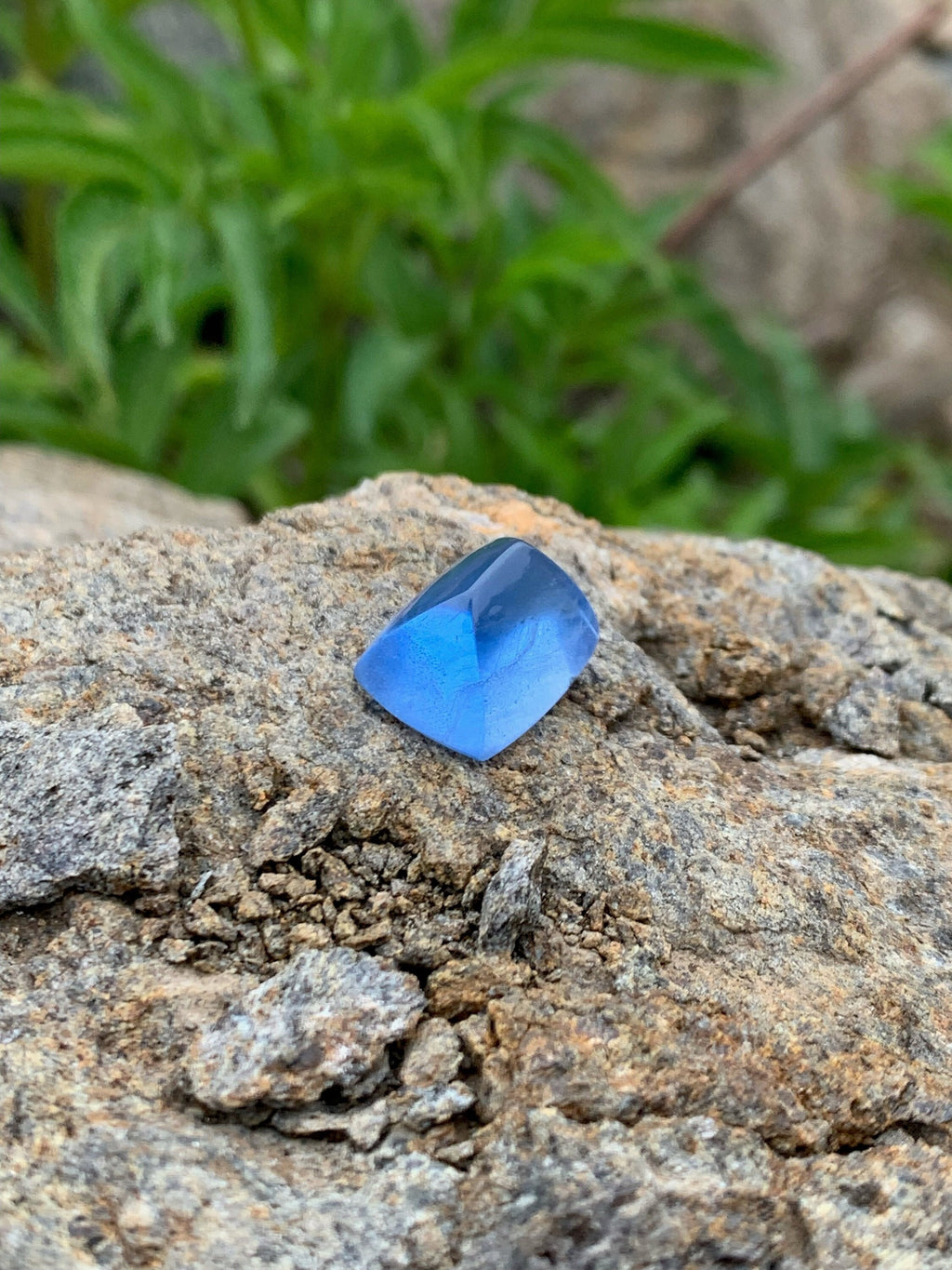 Santa Maria Aquamarine Sugarloaf Cabochon: 20 CT Gemstone for Necklace