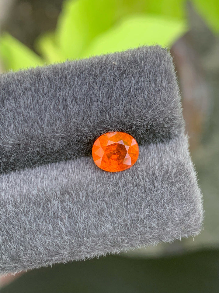 Natural Fanta Garnet Gemstone: Oval Cut Ring Stone, 2.60 CT