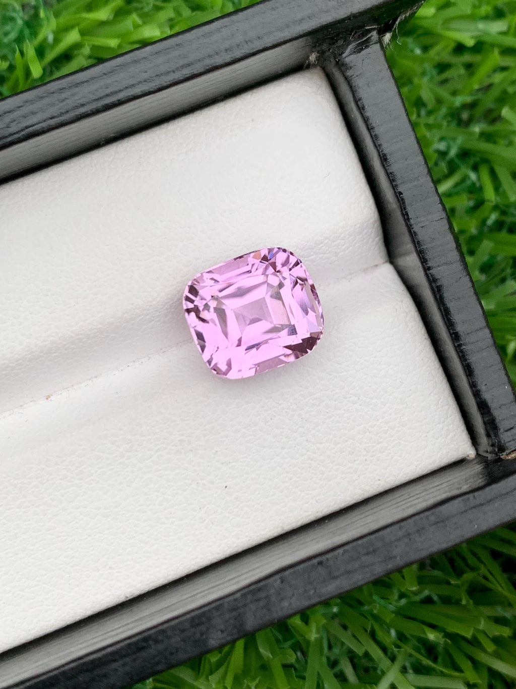 Lavender Pink Kunzite Gemstone: 6.85 CT Cushion Cut October Birthstone