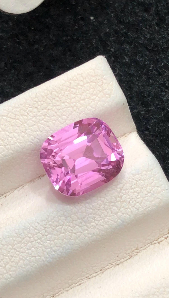 Pink Kunzite 4.45ct Cushion Cut Gemstone from Afghanistan – Elegant Pastel Pink Sparkling Gem