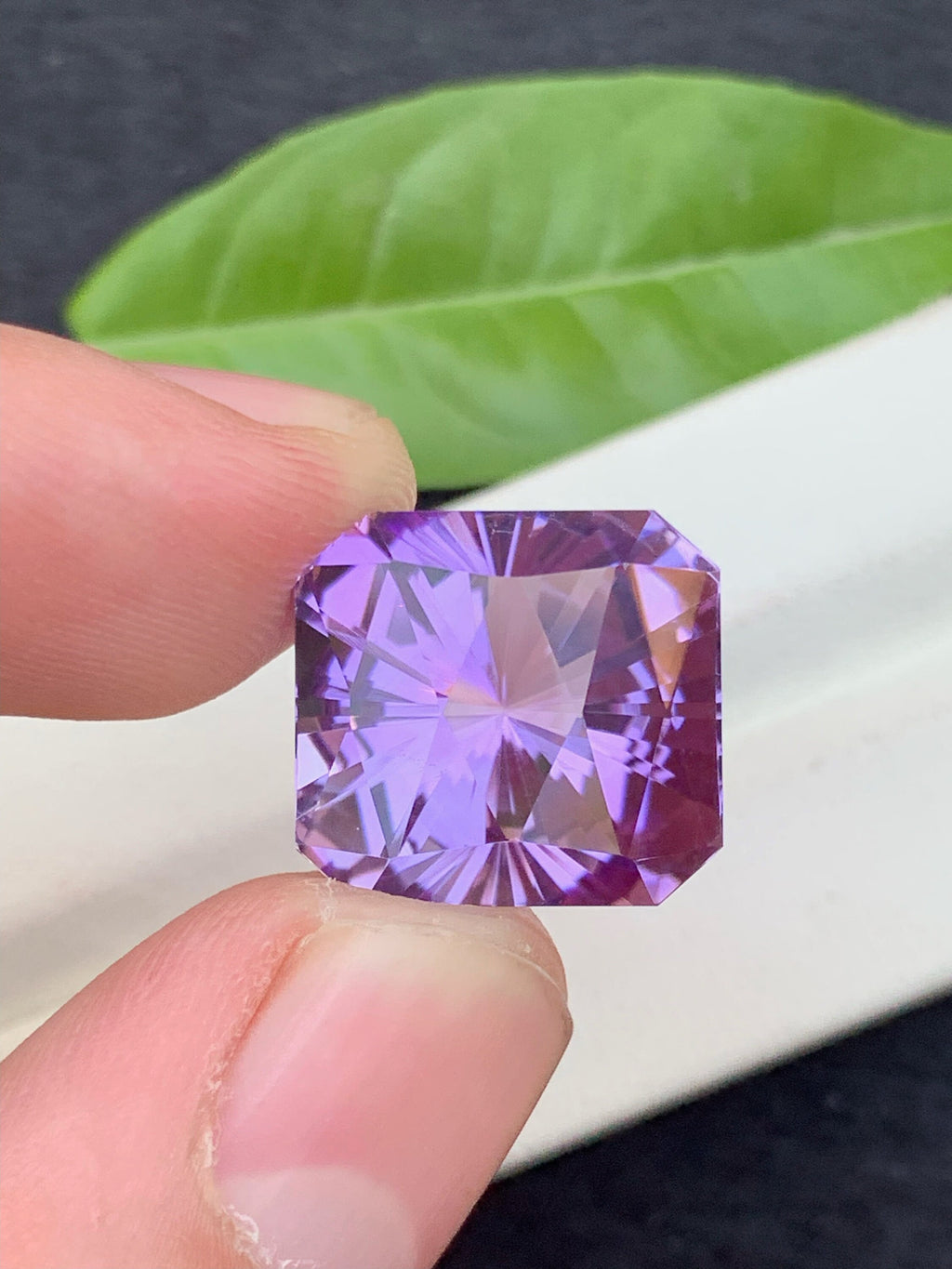 Light Purple Amethyst Gemstone: 23 CT Flawless Ascher Cut
