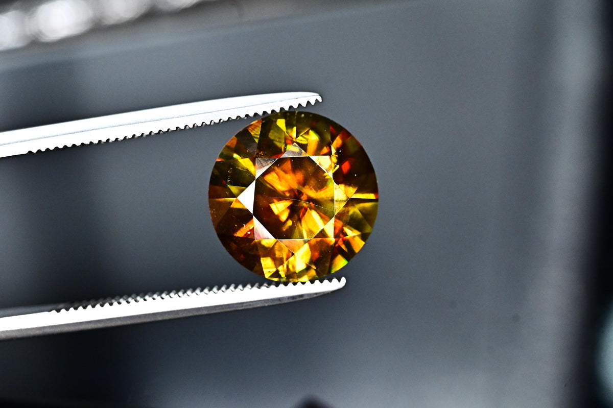 3.70 Carat Natural Orange Sphene Gemstone: Loose Nugget Cut