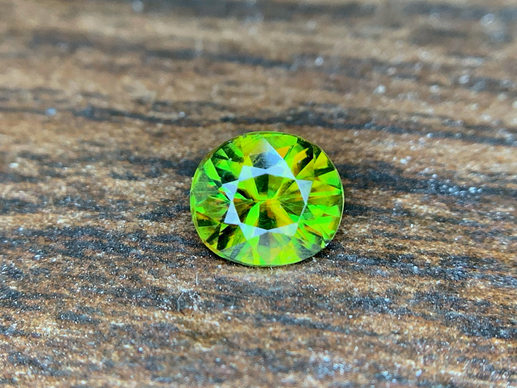Natural Fire Sphene Gemstone: Round Cut, 0.95 ct, Himalayan Origin