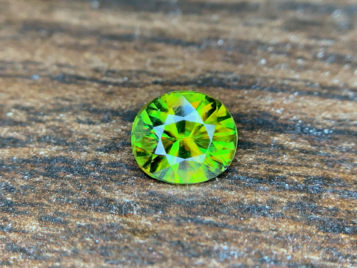 Natural Fire Sphene Gemstone: Round Cut, 0.95 ct, Himalayan Origin