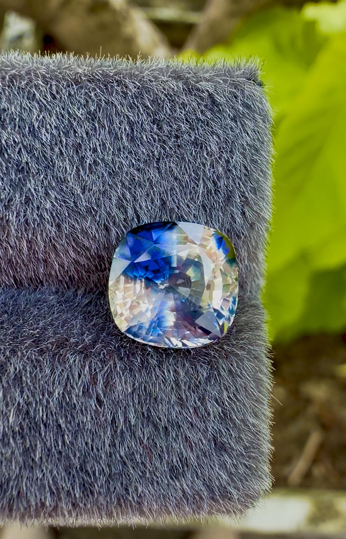 Bi Color Sapphire 4.40 ct Cushion Cut – sapphire Gem from Sri Lanka